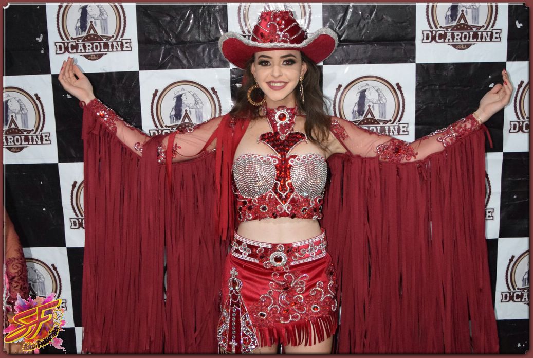 DESFILE DA RAINHA DA EXPOVALE 2019